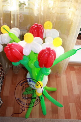 цветы из шаров на 8 марта